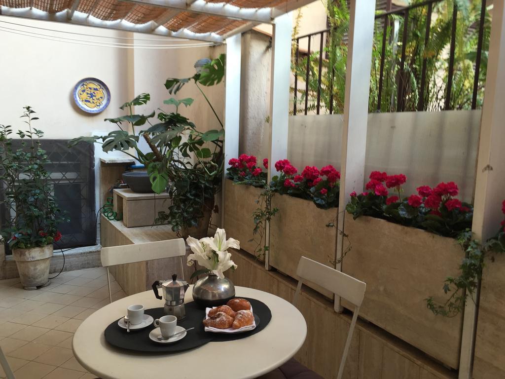 Campo Dei Fiori Modern Apartment With Terrace Rome Exterior photo